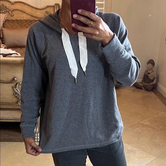 Old Navy Tops - 💕Old Navy Gray Hoodie with White Drawstring 💕
